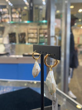 Load image into Gallery viewer, Wild Pearl Earrings Special
