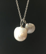 Load image into Gallery viewer, Baroque Pearl Pendant on Silver
